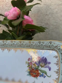 Plat à cake en porcelaine de Saxe à décor floral « Deutsche Blumen »