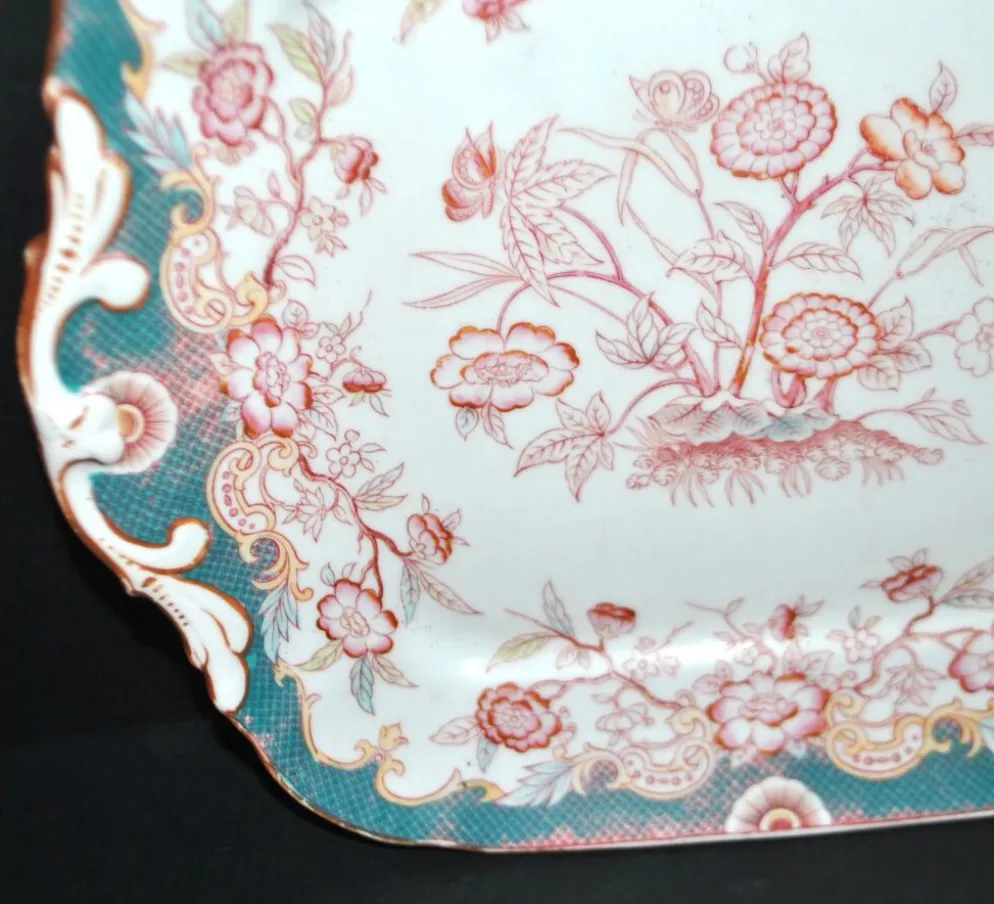 Plat carré en porcelaine Sarreguemines modèle Minton 215, décor japonisant