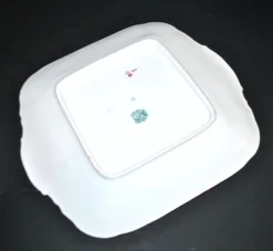 Plat carré en porcelaine Sarreguemines modèle Minton 215, décor japonisant
