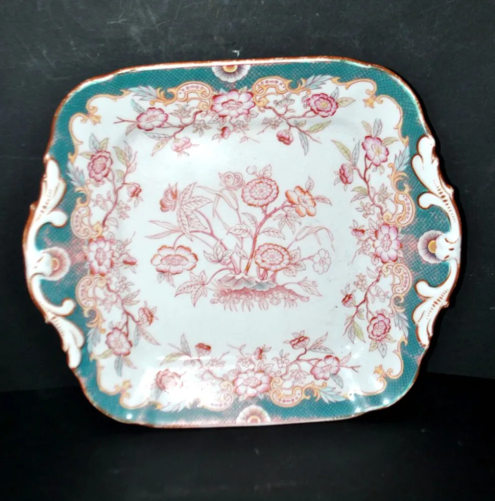 Plat carré en porcelaine Sarreguemines modèle Minton 215, décor japonisant
