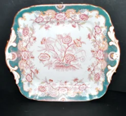 Plat carré en porcelaine Sarreguemines modèle Minton 215, décor japonisant