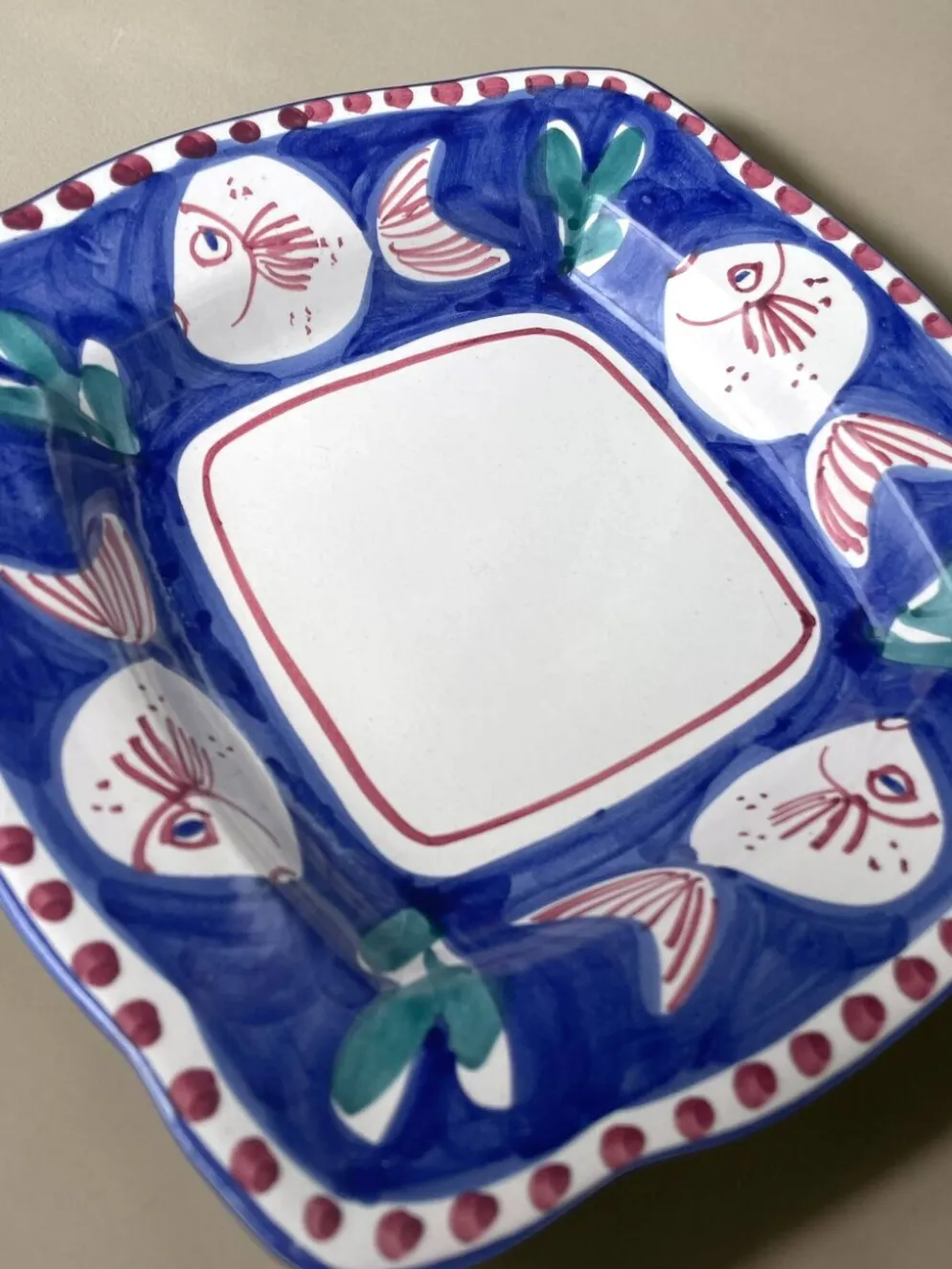 Plat carré vintage en majolique SOLIMENE Vietri, poissons, années 1970-80