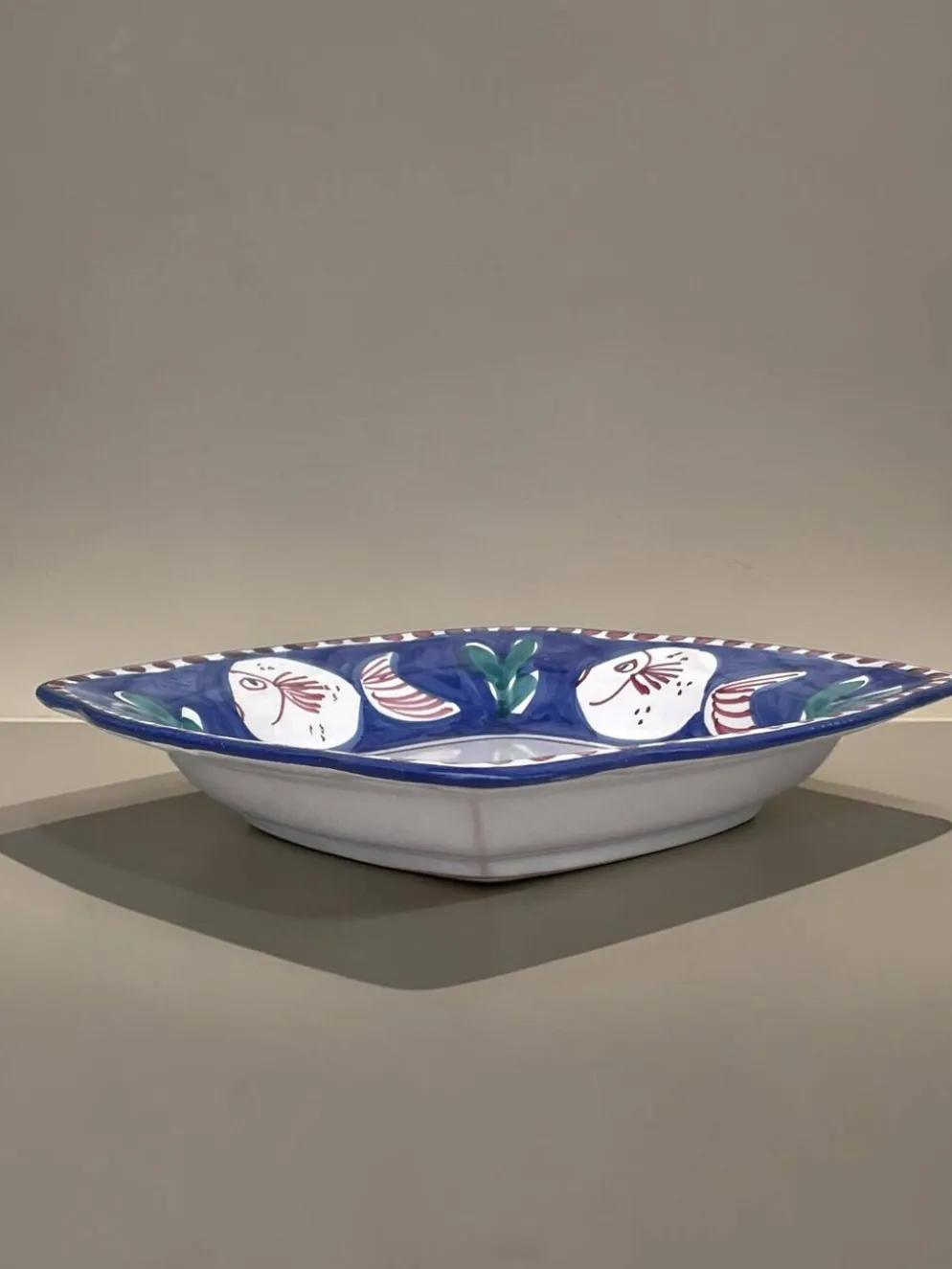 Plat carré vintage en majolique SOLIMENE Vietri, poissons, années 1970-80