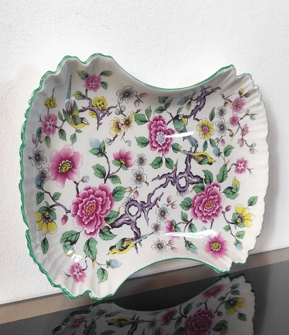 Plat chantourné vintage en faïence