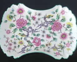 Plat chantourné vintage en faïence