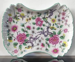 Plat chantourné vintage en faïence