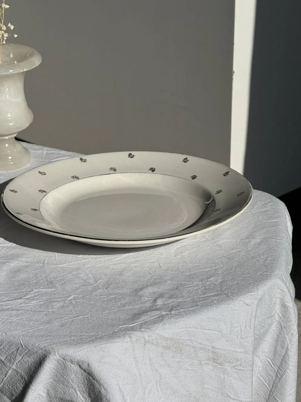 Plat circulaire modèle Nico doré Digoin Sarreguemines D30,5
