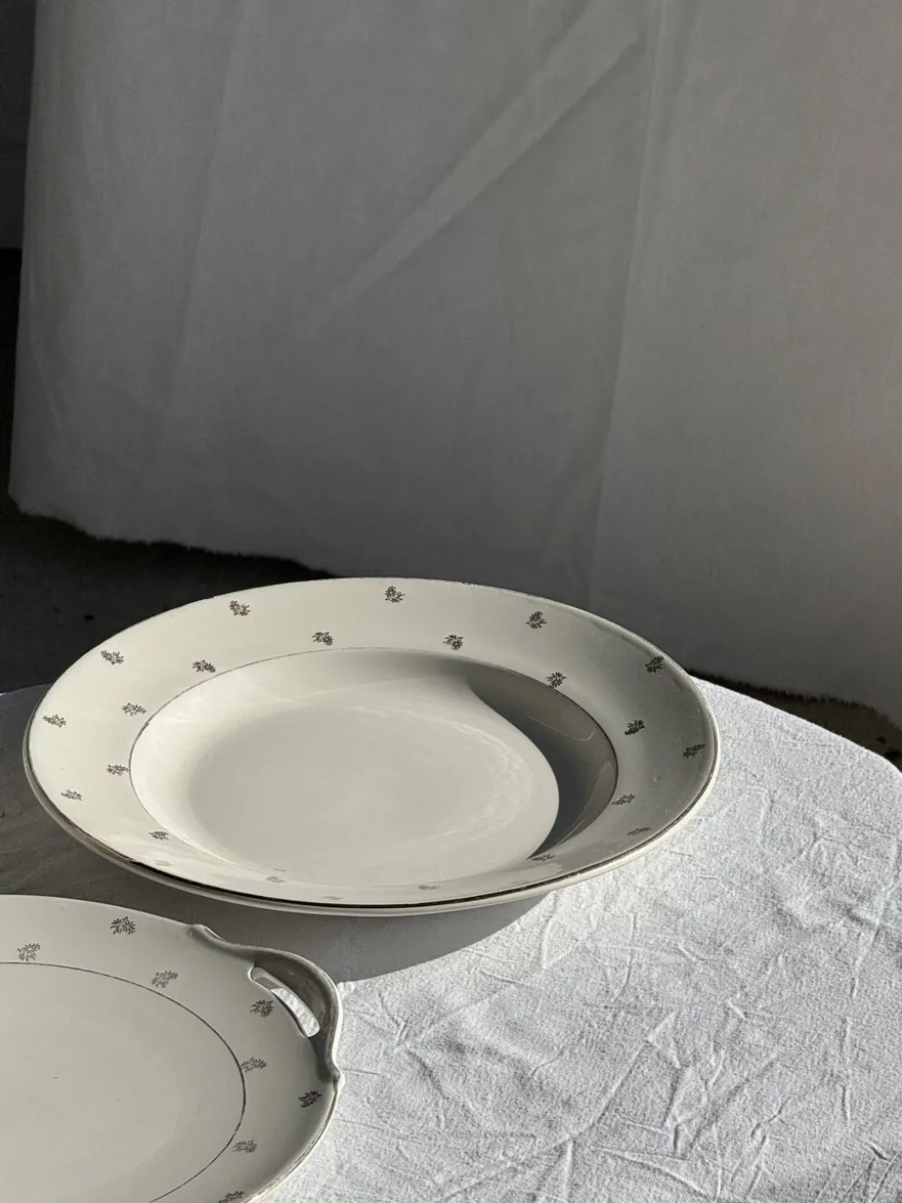 Plat circulaire modèle Nico doré Digoin Sarreguemines D30,5