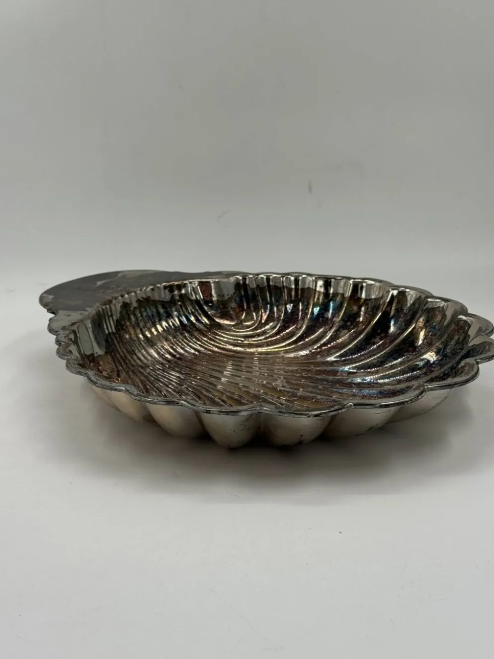 Plat coquille Saint-Jacques vintage en métal argenté