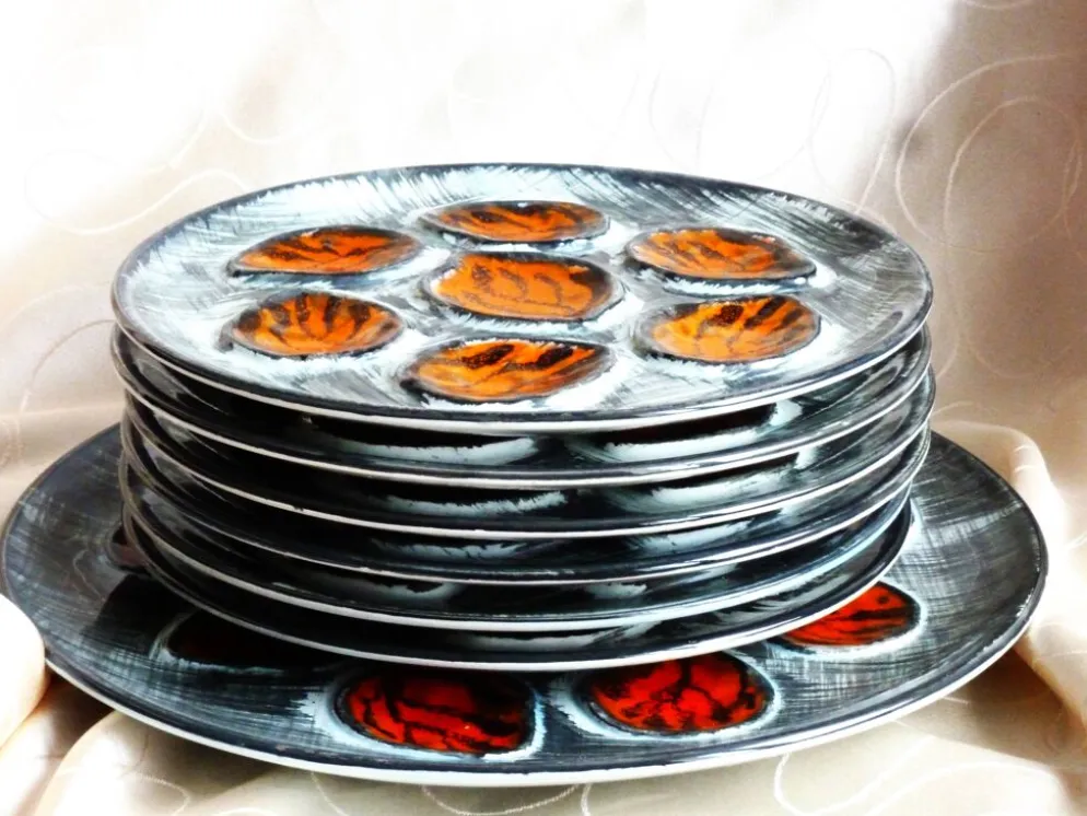 Plat de présentation à huîtres et coquillages de Pornic peint mains.
