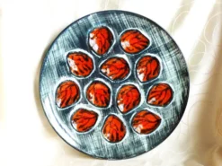 Plat de présentation à huîtres et coquillages de Pornic peint mains.