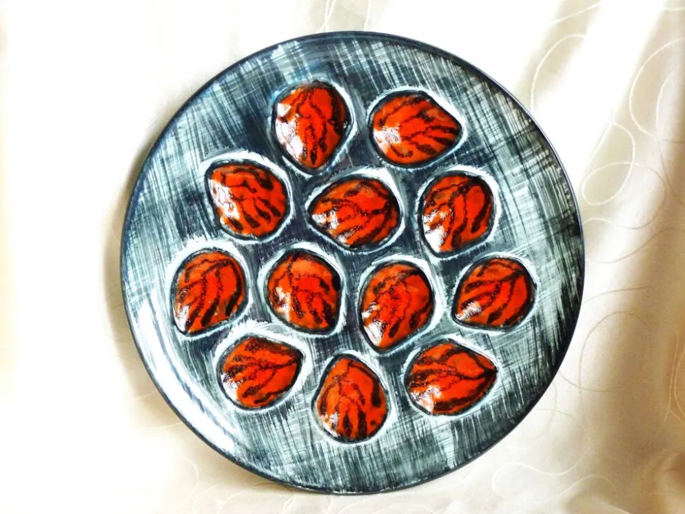 Plat de présentation à huîtres et coquillages de Pornic peint mains.