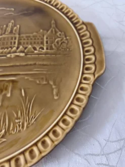Plat de présentation vintage en faïence de Gien création spéciale Chambord