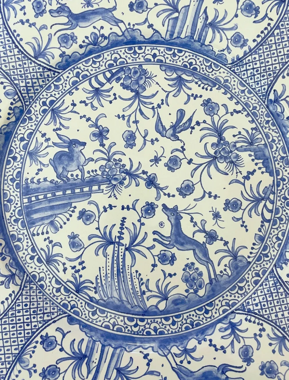 Plat de service en céramique de Coimbra peint à la main