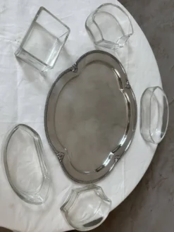 Plat de service en métal argenté
