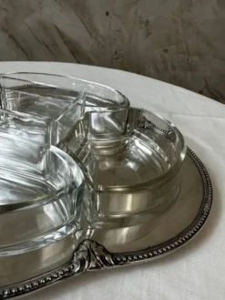 Plat de service en métal argenté