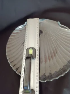 Plat de service en verre en forme coquille Saint-Jacques