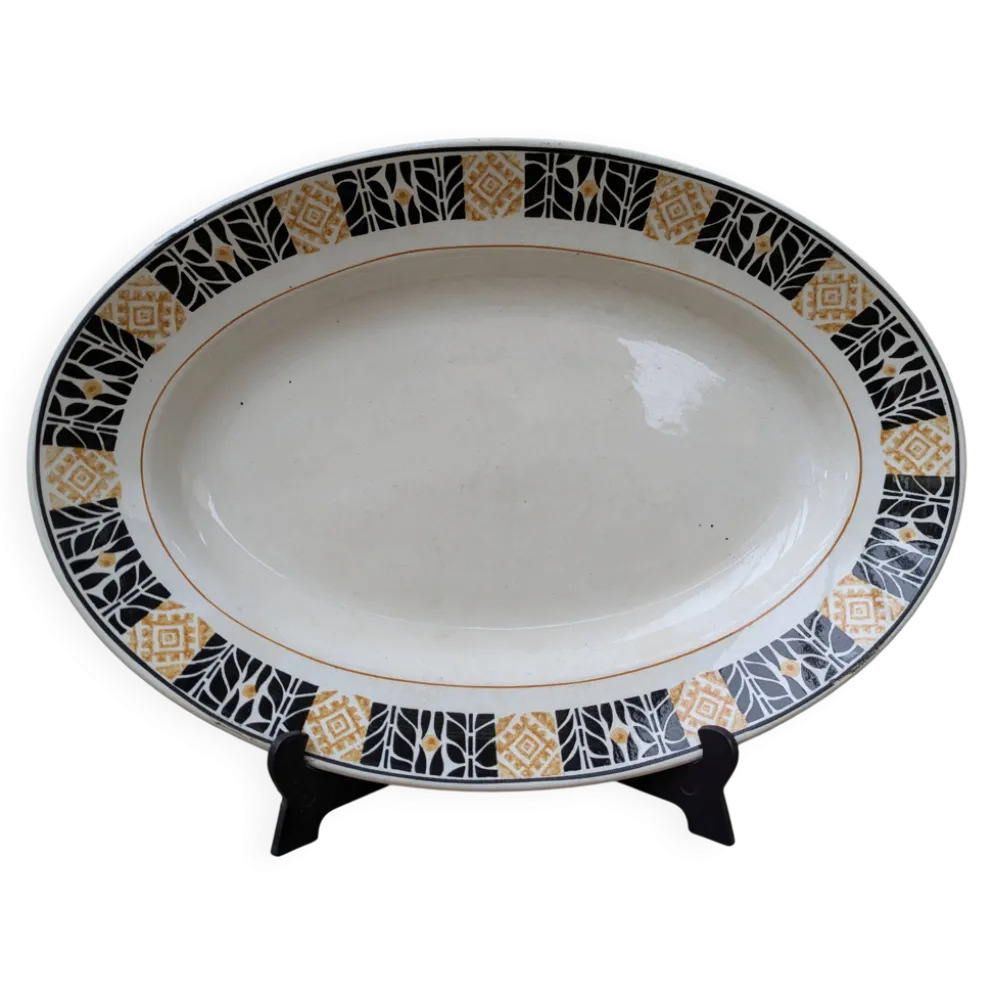 Plat de service Saint Amand modèle Trianon Terre de Fer contour géométrique