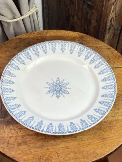 Plat de service, terre de fer, collection Annam, Gien