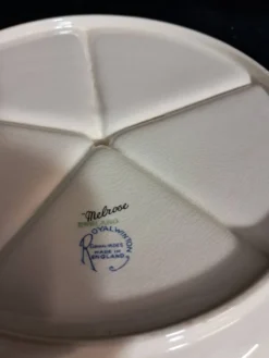 plat de service vintage avec compartiments en céramique anglais