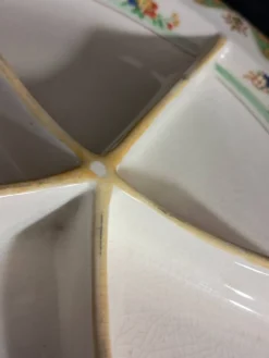 plat de service vintage avec compartiments en céramique anglais