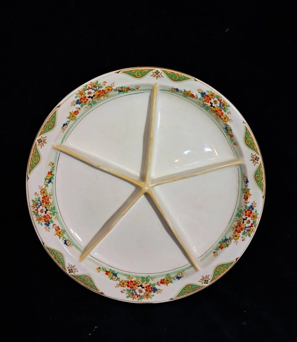 plat de service vintage avec compartiments en céramique anglais