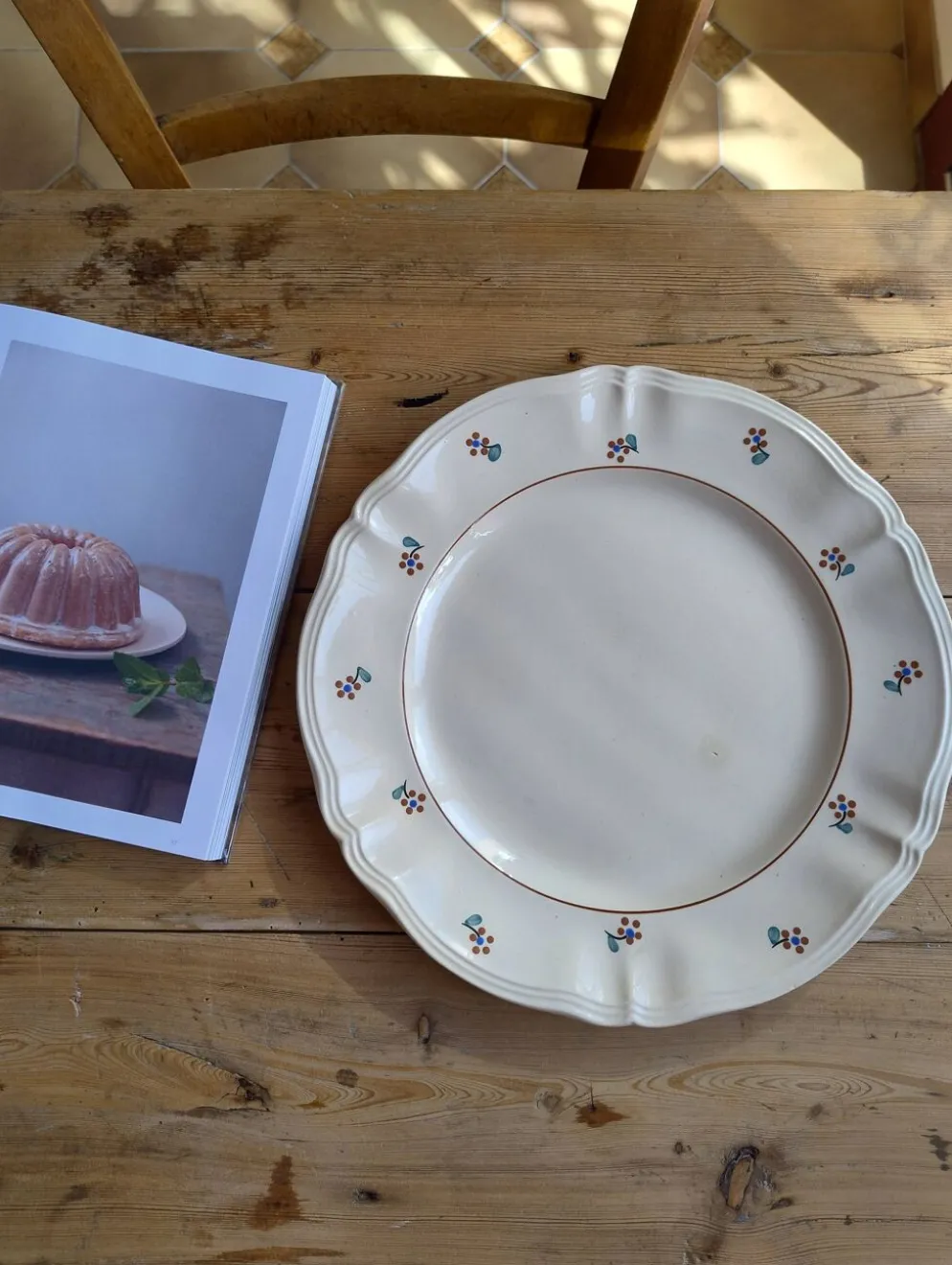 Plat de service vintage en faïence Digoin & Sarreguemines Arromanches