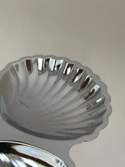 Plat de service vintage en inox brillant