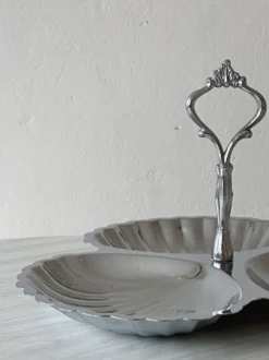 Plat de service vintage en inox brillant