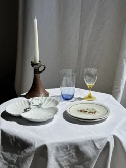Plat de service vintage en porcelaine blanche à coquillages MP Samie D26 H4
