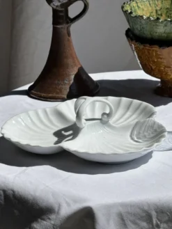 Plat de service vintage en porcelaine blanche à coquillages MP Samie D26 H4