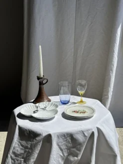 Plat de service vintage en porcelaine blanche à coquillages MP Samie D26 H4