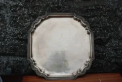 Plateau ancien en cuivre jaune – 36 cm – Made in India