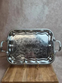 Plateau anglais en métal argenté décor floral – Angleterre