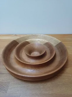 Plateau artisanal en bois tourné