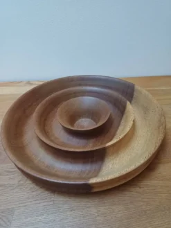 Plateau artisanal en bois tourné