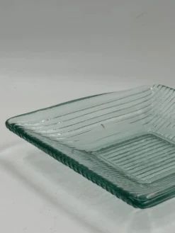 Plateau carré vintage en verre strié
