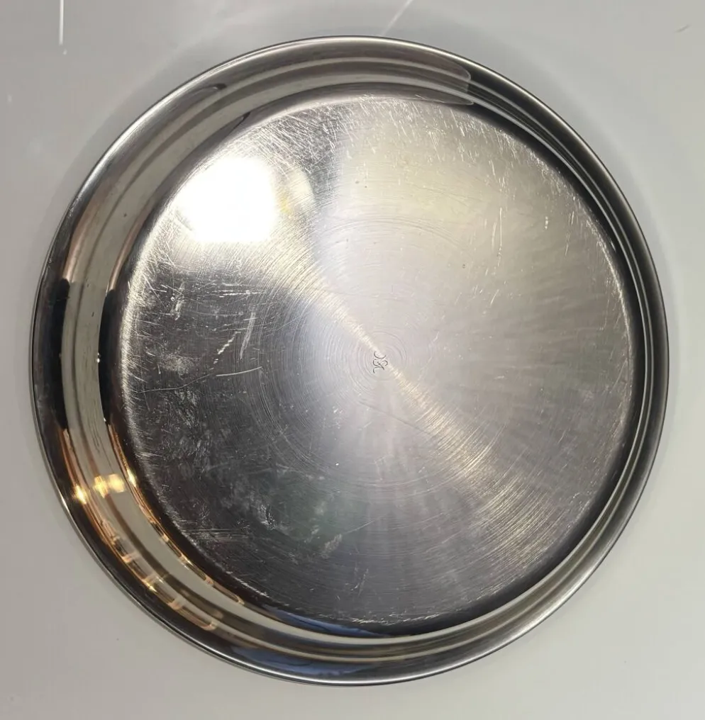 Plateau circulaire vintage en métal argenté – Fabrication Royaume Uni