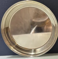 Plateau circulaire vintage en métal argenté – Fabrication Royaume Uni