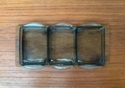 Plateau danois des années 50 en teck avec plateaux en verre Cabaret de Holmegaard, années 1960, ensemble de 4.