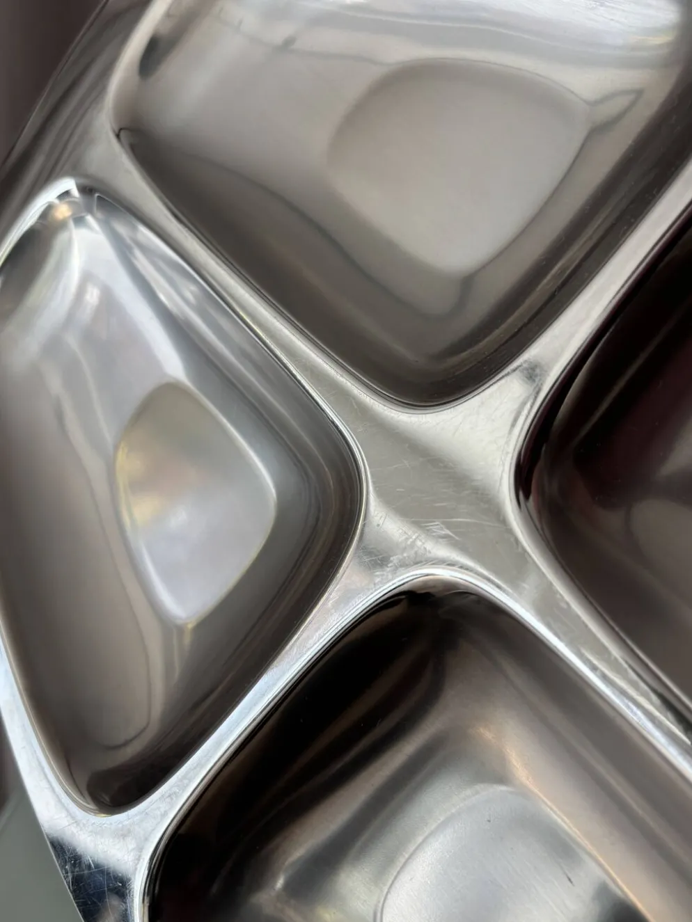 Plateau de service vintage Alessi en acier inoxydable 18/10 à quatre compartiments – Italie