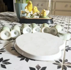 Plateau de service vintage et ses 6 coquetiers.