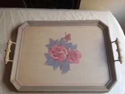 Plateau en bois decor fleurs roses