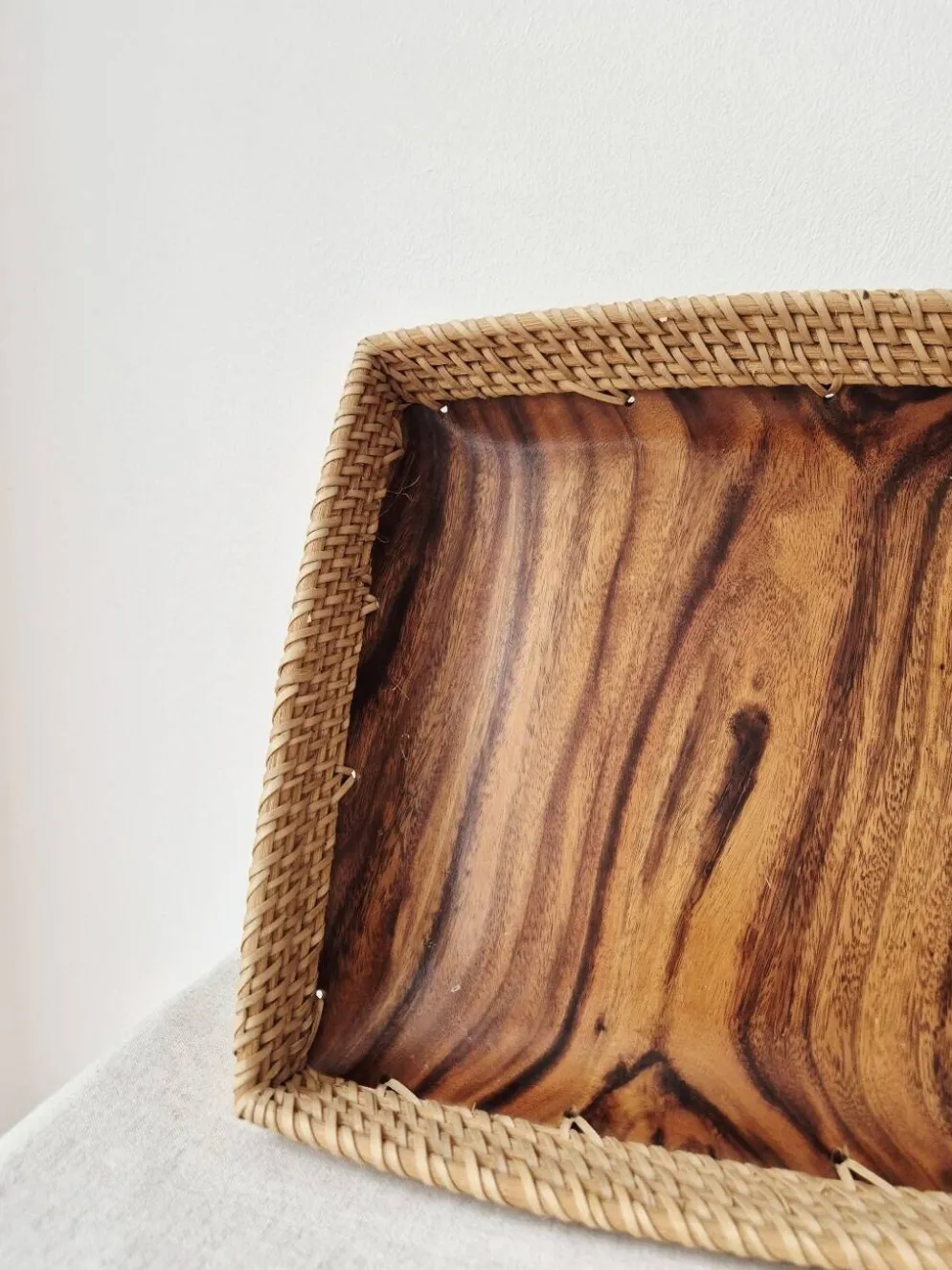 Plateau en bois et rotin '80s - Vintage