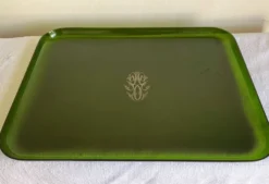 Plateau 1980 en plexiglas vert neo classique