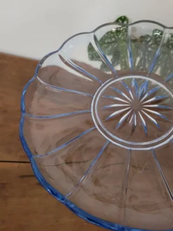 Plateau en verre bleu rond