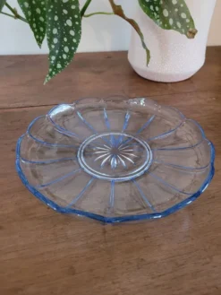 Plateau en verre bleu rond