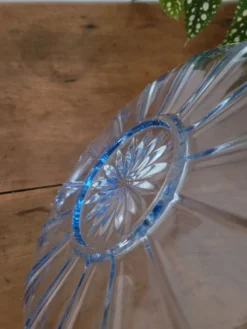 Plateau en verre bleu rond