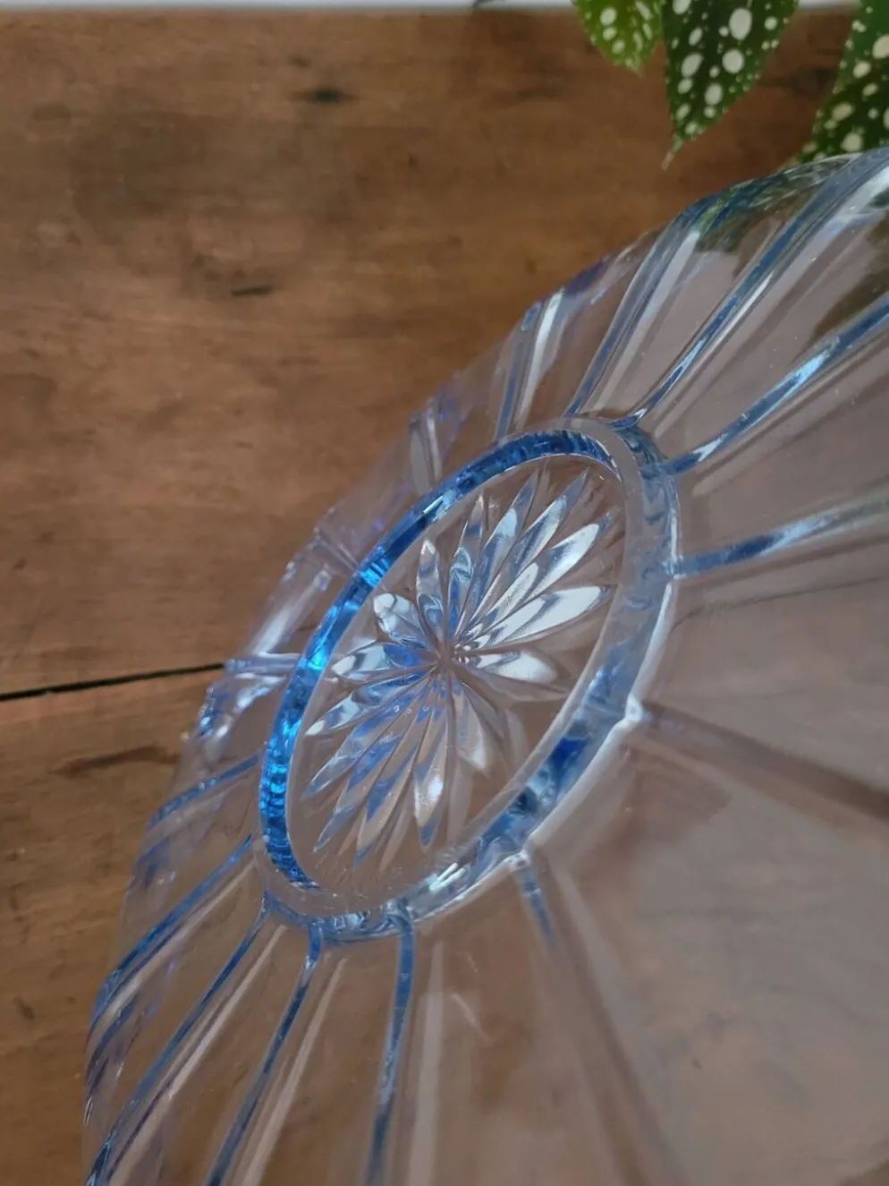 Plateau en verre bleu rond