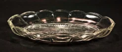 Plateau en verre pressé à décor étoilé – Art Déco – (Colonial)